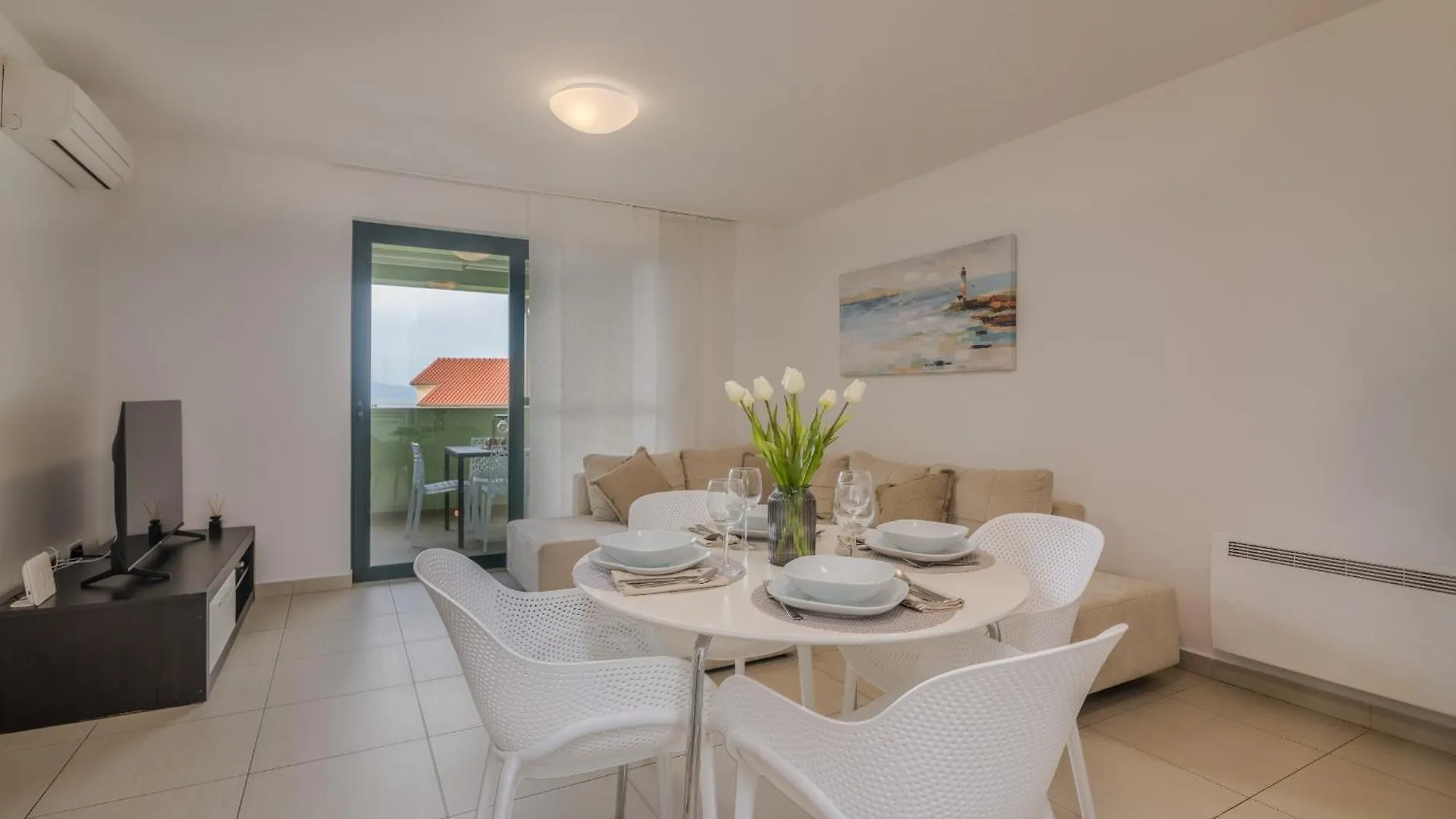 Apartments Navis Near The Sea Vantacici