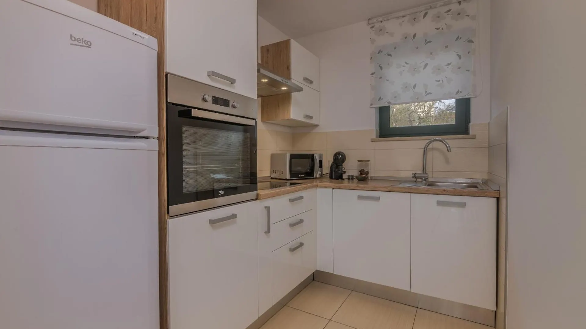 Apartments Navis Near The Sea Vantacici