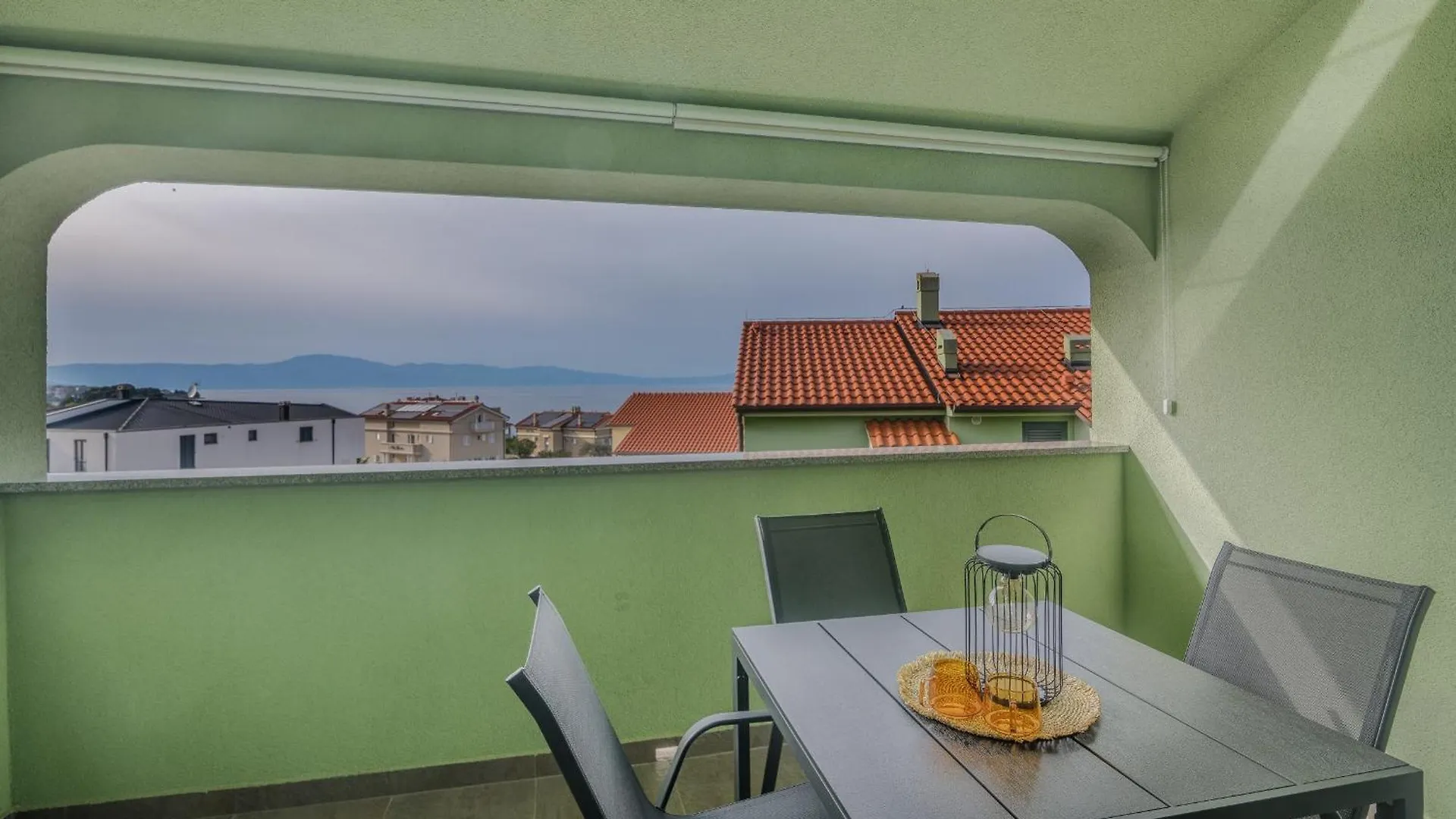 Apartments Navis Near The Sea Vantacici