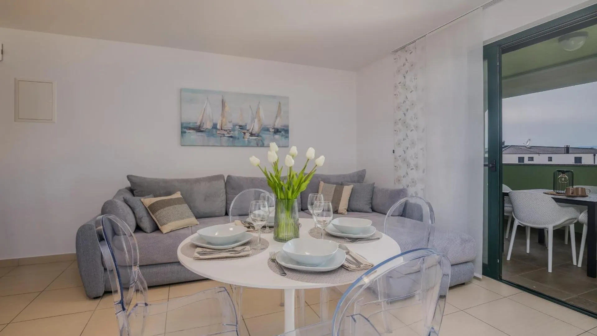 Apartments Navis Near The Sea Vantacici