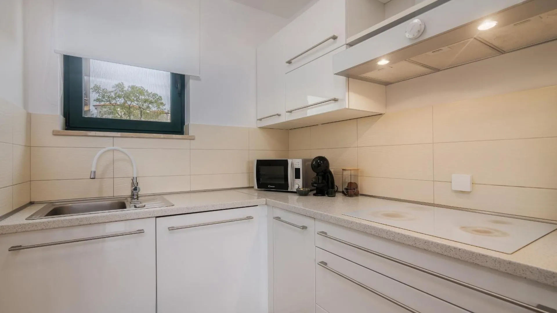 Apartments Navis Near The Sea Vantacici