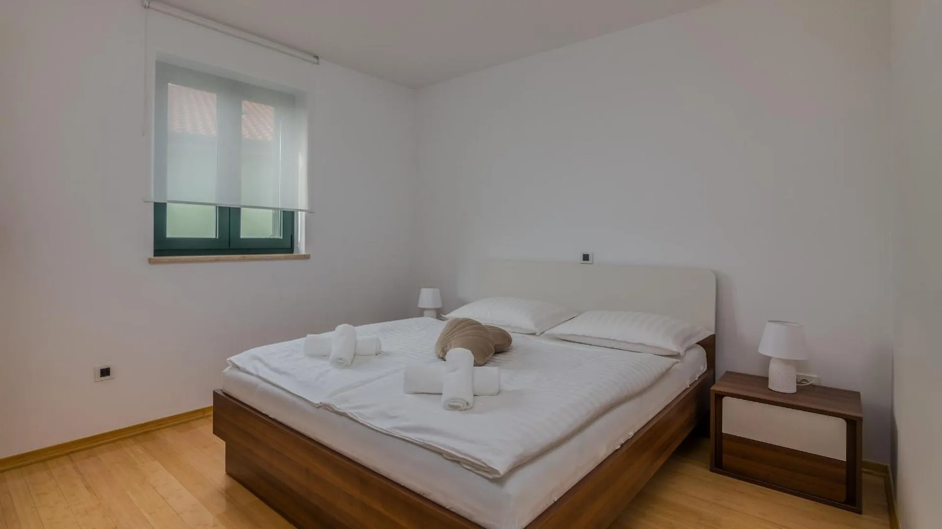 Apartments Navis Near The Sea Vantacici